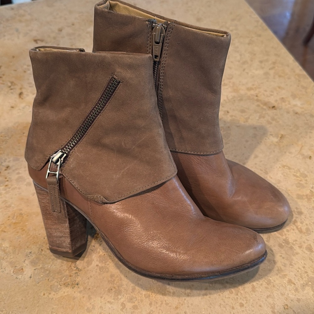 Steve Madden heel boot with zipper, suede top, excellent condition